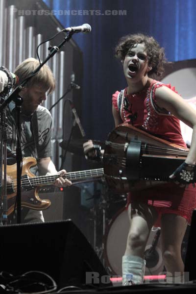 ARCADE FIRE - 2007-08-24 - SAINT CLOUD - Domaine National - Grande Scene - 